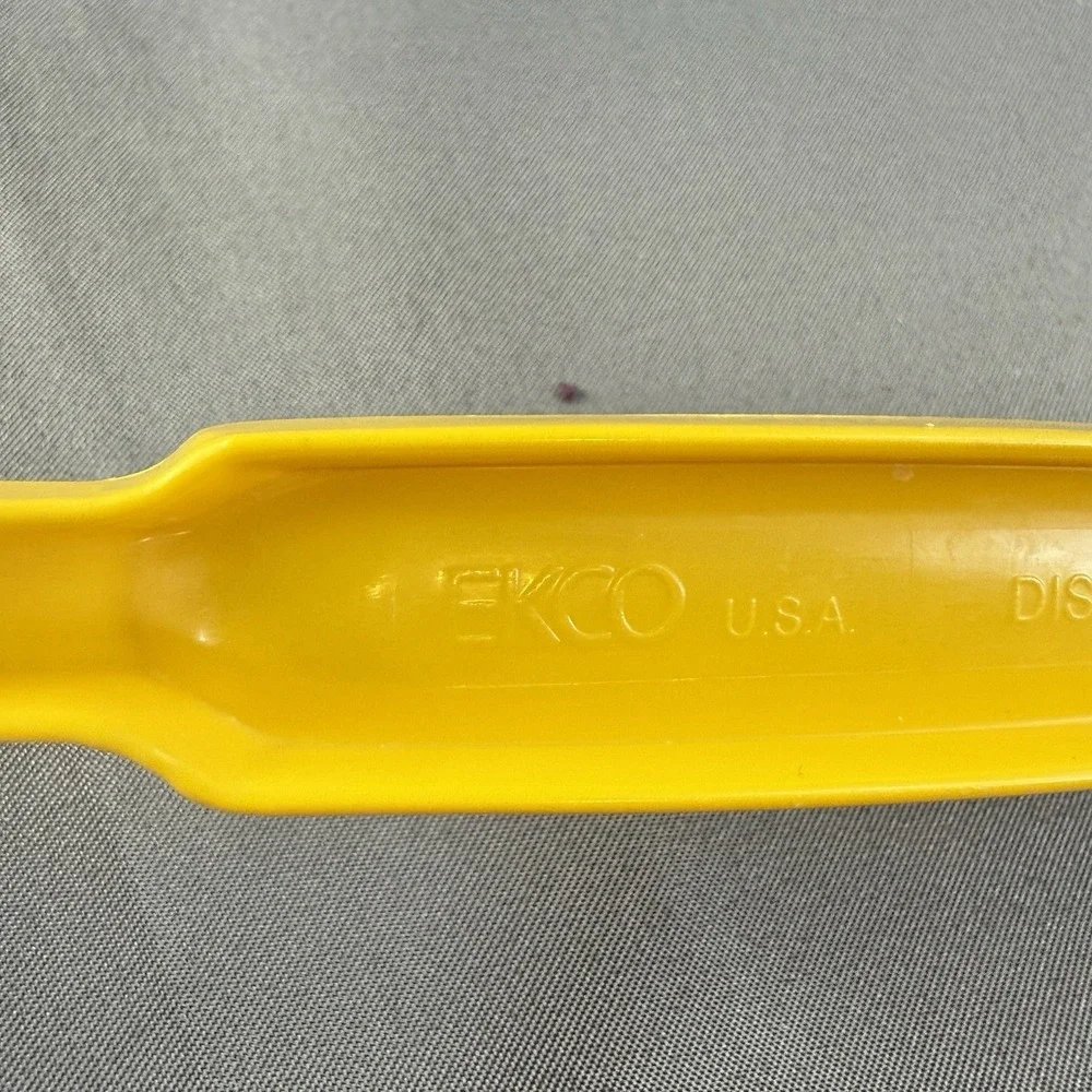 Vintage EKCO Yellow Plastic Soup Ladle –‎ Dual Pour Spout, Made in USA